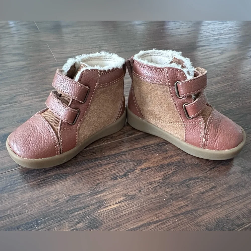 UGG Rennon Boots Todder Size 4/5: EXCELLENT CONDITION!